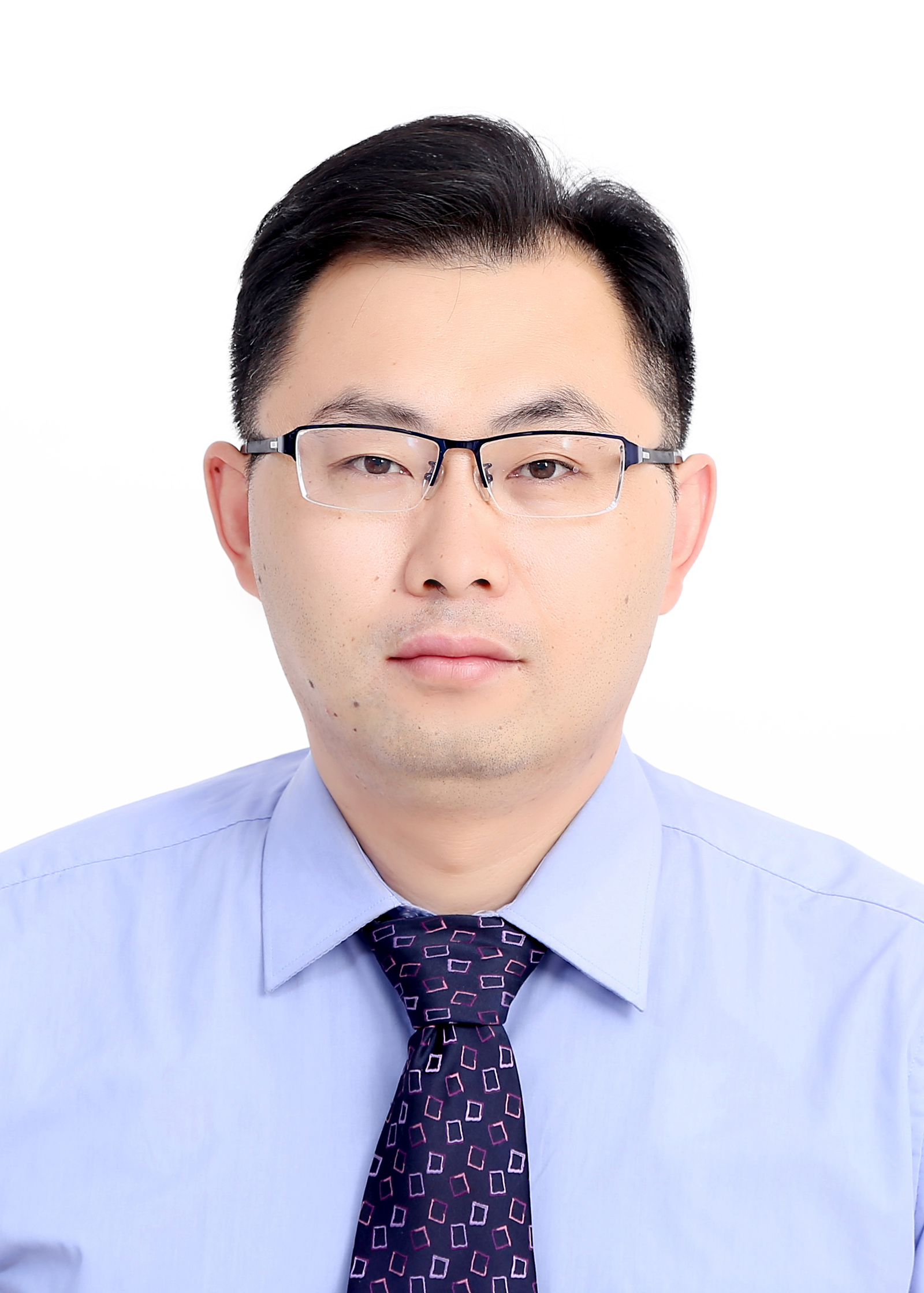 李伟